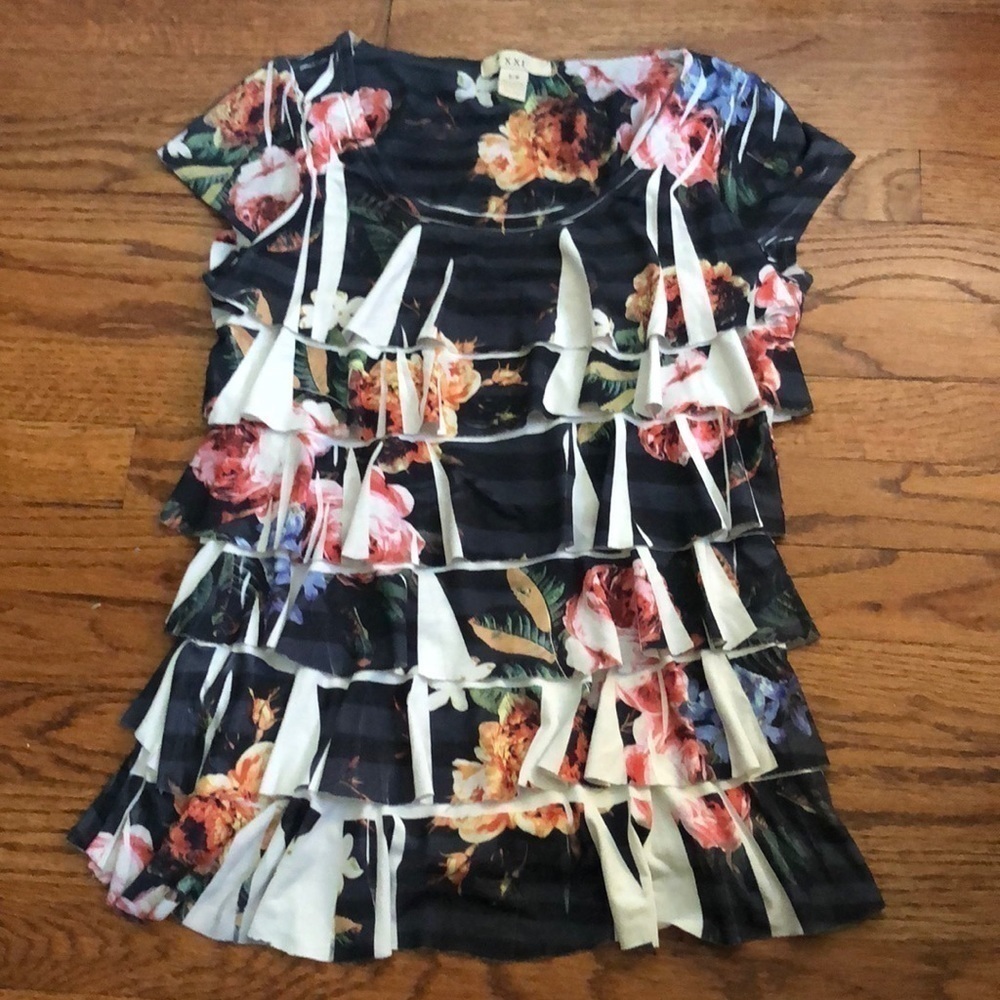 Women’s Ruffle Top - Picture 7 of 13